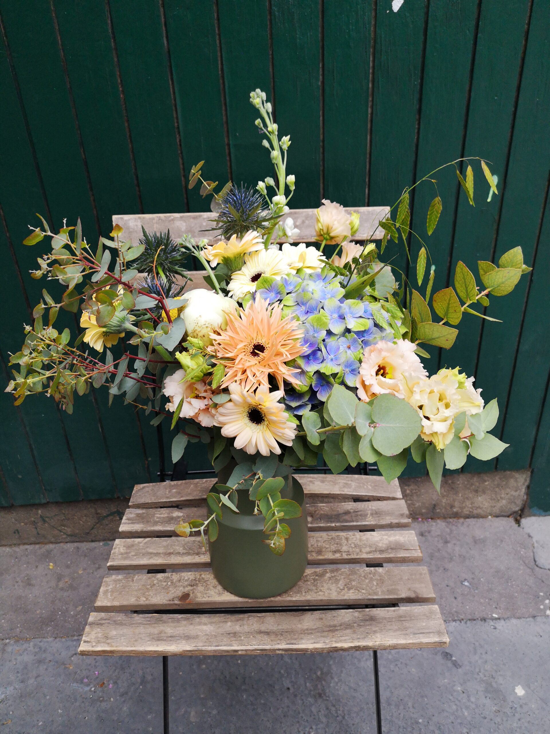 Création d'un bouquet champêtre et printanier