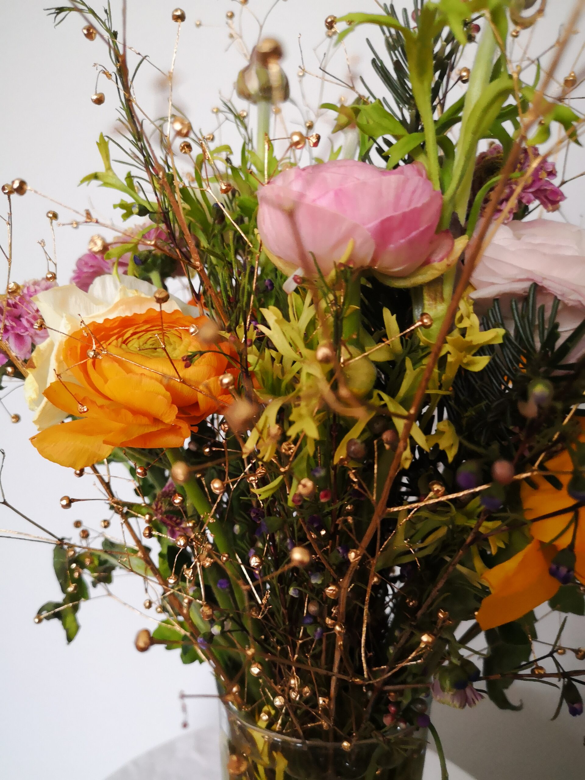 Création d'un bouquet pour offrir durant un repas de noël